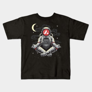 Astronaut Yoga Avalanche AVAX Coin To The Moon Crypto Token Cryptocurrency Wallet Birthday Gift For Men Women Kids Kids T-Shirt